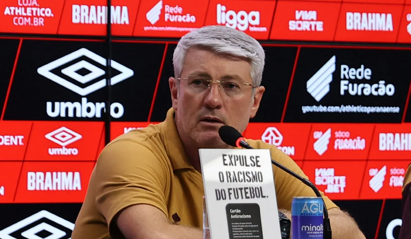 Pressão no Furacão: Odair Hellmann Rejeita Rótulo de Retranqueiro e Descarta Deixar o Athletico
