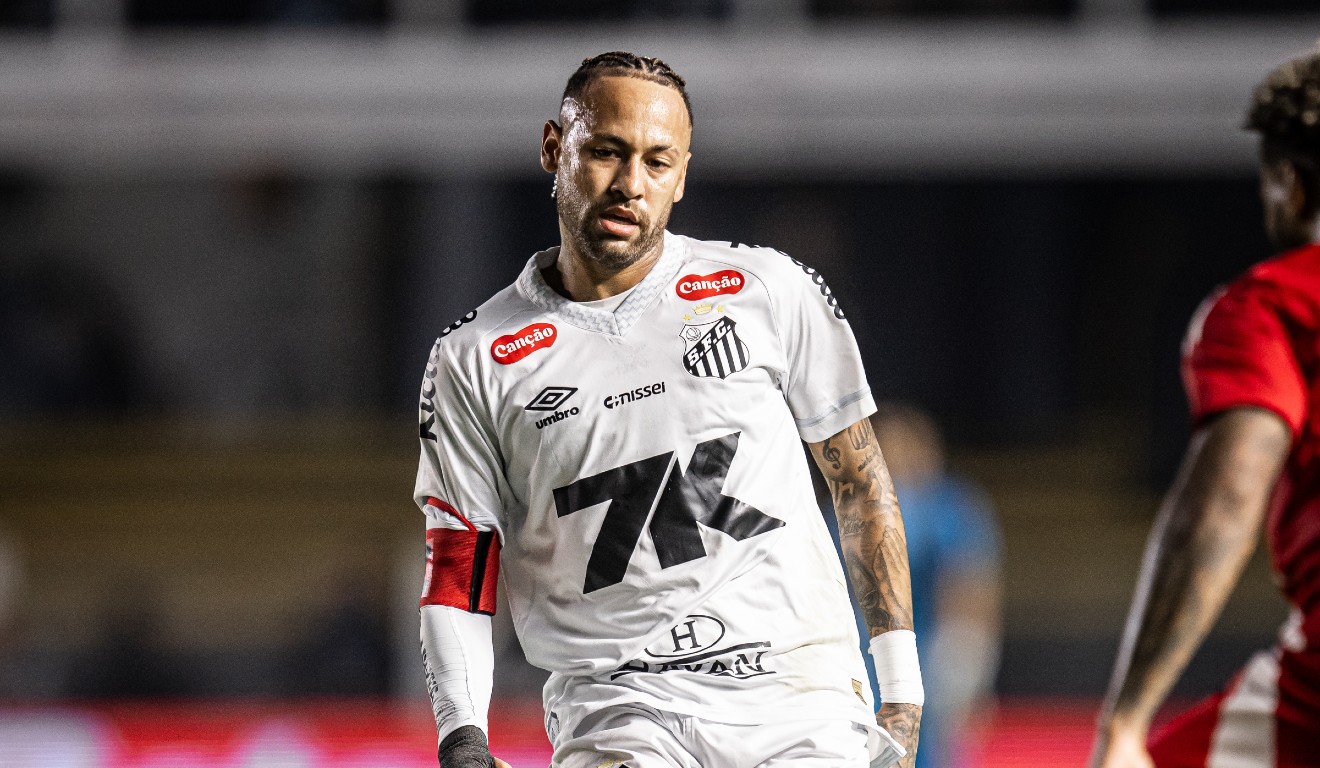 Agenda do Futebol: Neymar em Campo e um Cardápio de Jogos Imperdível para esta Segunda-Feira (04/08/2025)