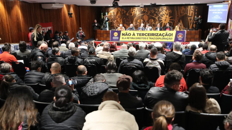 Paraná Debate Estratégias para Combater a Terceirização em Audiência Pública Estadual