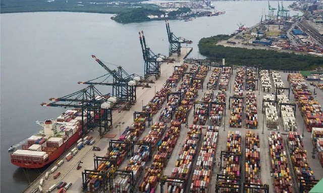 Tarifas dos EUA: Especialistas Alertam para Impacto Futuro na Economia Brasileira