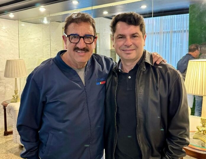 Ratinho e Alexandre Curi tricotam para 2026