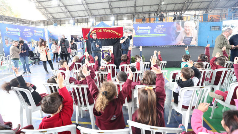 Assembleia nos Bairros leva serviços e cidadania a Santa Felicidade com mais de 1.400 atendimentos