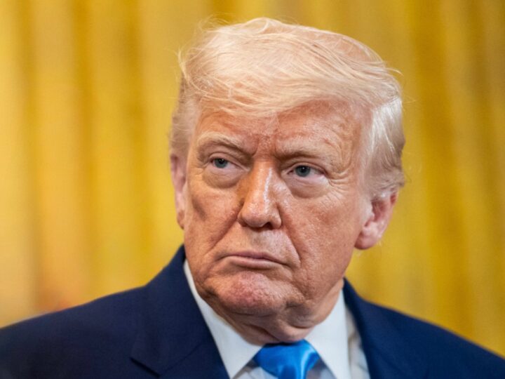 Trump Sugere Solução Controvertida para a Guerra na Ucrânia: Cessão da Crimeia e Neutralidade em Relação à OTAN