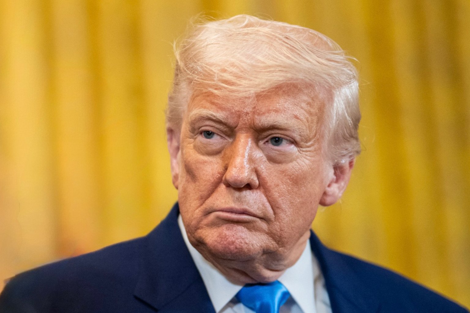 Trump Sugere Solução Controvertida para a Guerra na Ucrânia: Cessão da Crimeia e Neutralidade em Relação à OTAN