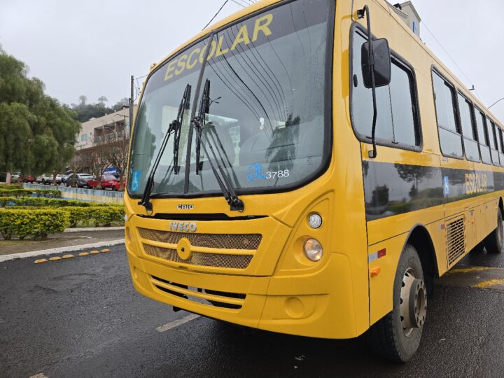 Educação em Nova Laranjeiras recebe investimentos em transporte escolar e reformas nas unidades de ensino