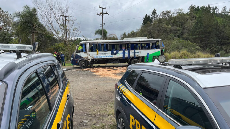 Tragédia na BR-116: Sobe para dois o número de mortos em grave acidente envolvendo ônibus e carretas
