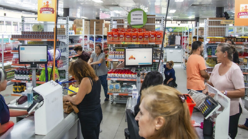 Curitiba: Armazéns da Família oferecem economia no café da manhã e lanche da tarde