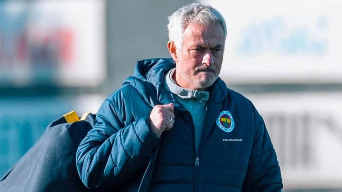 Champions League: Reencontro Explosivo! Mourinho Desafia o Benfica por uma Vaga na Fase de Liga