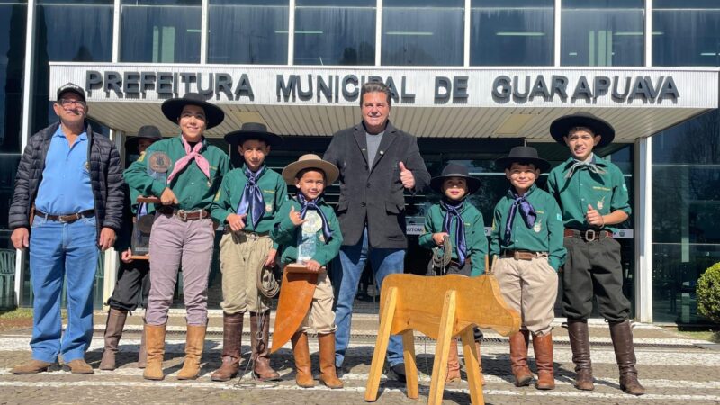 Guarapuava Celebra Triunfo no Laço Comprido: Delegação Retorna com Títulos Nacionais