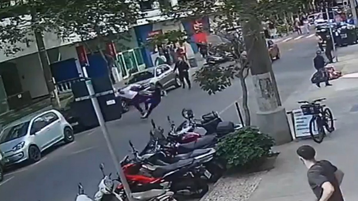 Ex-Santos, Madson Intervém em Suposto Roubo e Aplica Voadora em Suspeito no Litoral Paulista