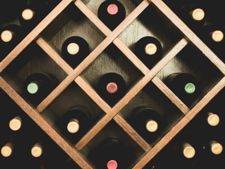 Curitiba: Donos de Restaurantes de Luxo Presos por Venda de Vinhos Falsificados