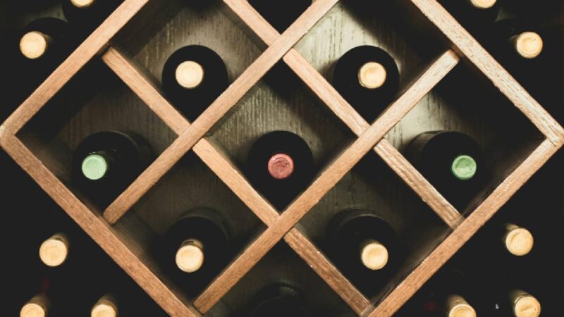Curitiba: Donos de Restaurantes de Luxo Presos por Venda de Vinhos Falsificados