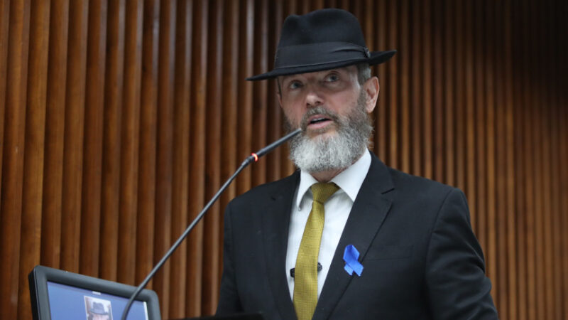 ALEP Debate Projeto que Visa Proteger Crianças da Adultização Precoce