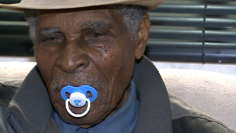 Da Infância à Aposentadoria com a Chupeta: A Incrível História de Seu Ilário, Aos 93 Anos