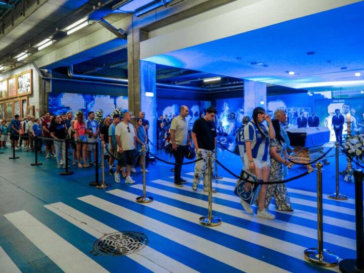Dragão em Luto: Multidão se Despede de Jorge Costa em Homenagem Emocionante