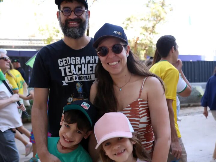 Brasil Celebra Independência com Desfile Temático e Presença de Personagens Icônicos