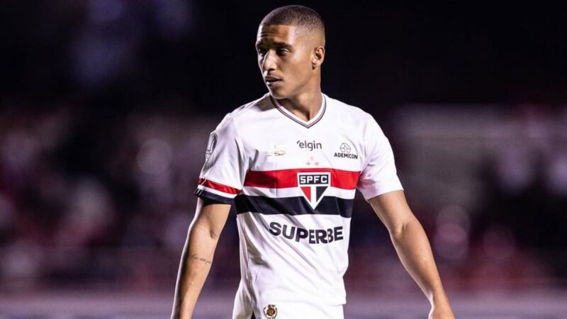 Joia Tricolor Rumo à Rússia: Torcida do São Paulo Expressa Indignação com Venda de Henrique Carmo
