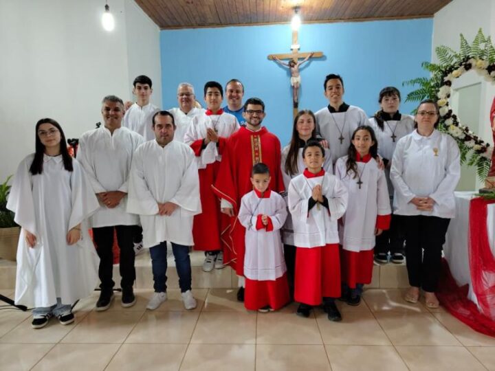 Celebração do Sagrado Coração de Jesus atrai fiéis