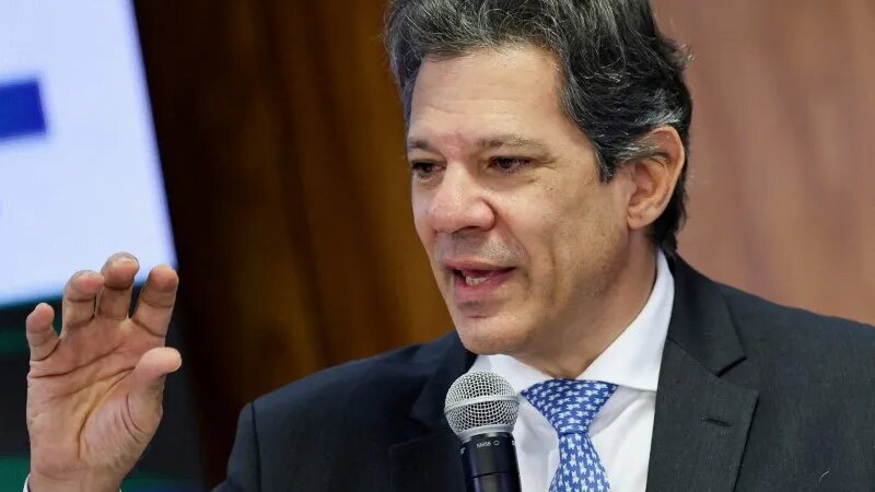 Haddad Eleva o Tom Contra os EUA e Defende Isenção do Imposto de Renda em Entrevista Exclusiva