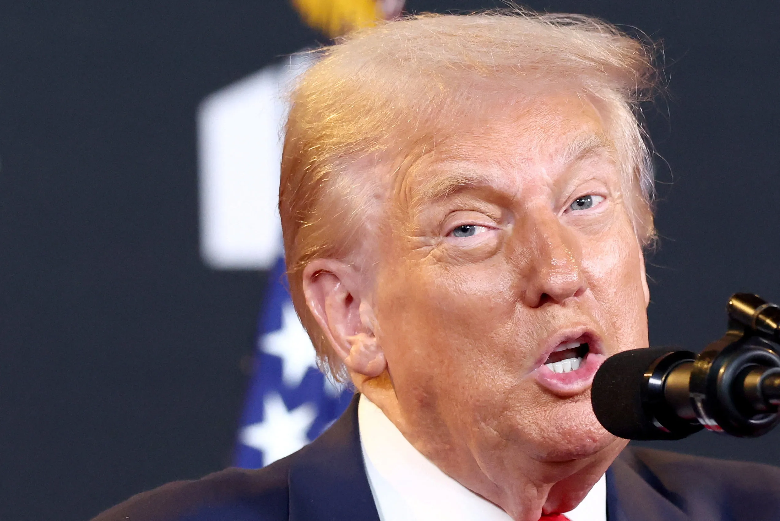 Trump Amplia Poder sobre Tarifas: Ordem Executiva Altera Regras do Jogo Comercial
