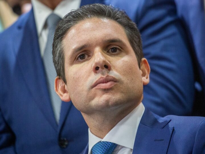 Hugo Motta pauta anistia para manifestantes, mas exclui Bolsonaro