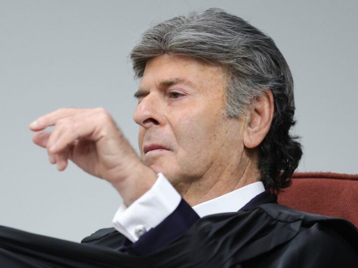 Fux Rompe Unanimidade no STF e Contesta Tese de Golpe em Julgamento de Bolsonaro