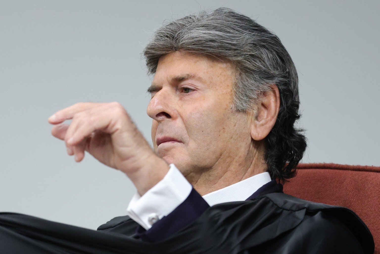Fux Rompe Unanimidade no STF e Contesta Tese de Golpe em Julgamento de Bolsonaro