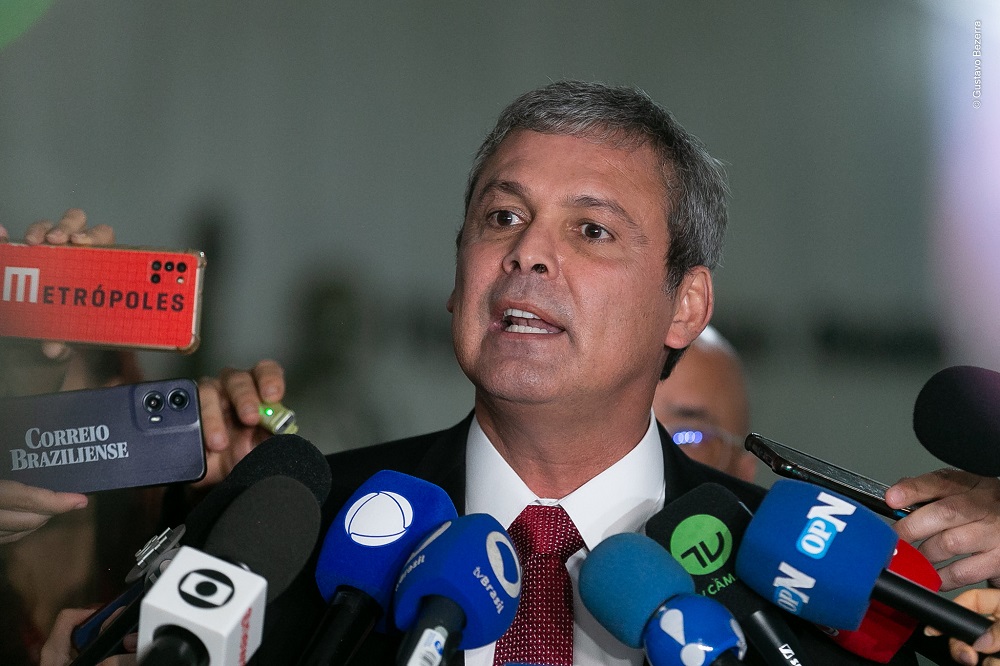 Lindbergh Farias: Anistia a Envolvidos no 8 de Janeiro Não Será Pautada Durante Julgamento de Bolsonaro no STF