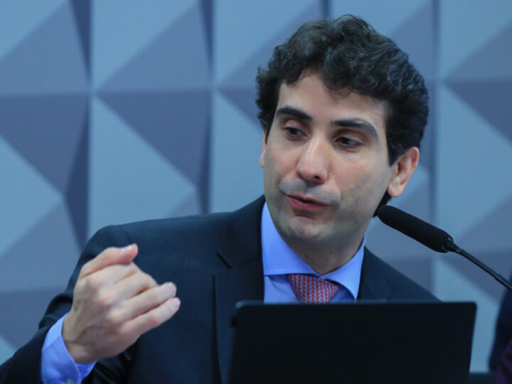 Galípolo defende autonomia do BC como proteção ao Brasil