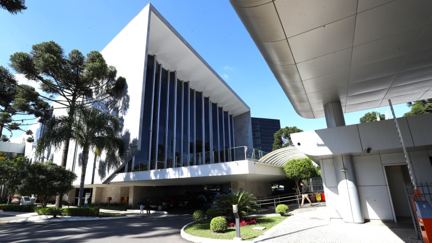 Assembleia Legislativa do Paraná debate saúde mental e juventude