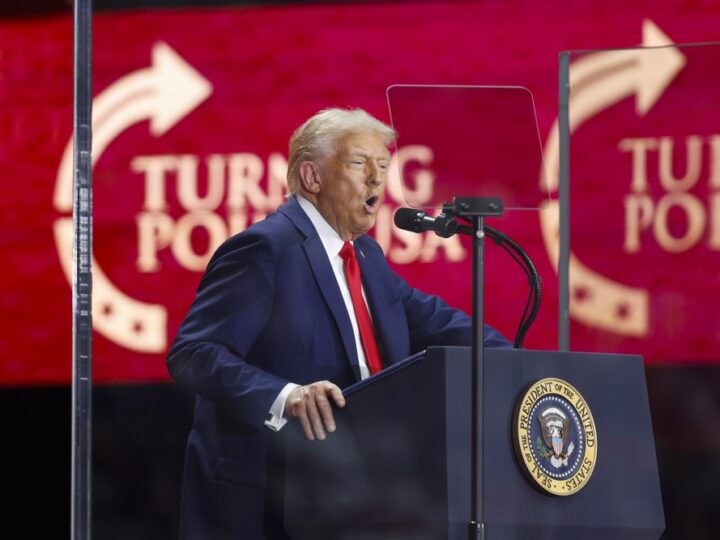 Multidão Presta Última Homenagem a Charlie Kirk em Funeral que Contou com a Presença de Donald Trump