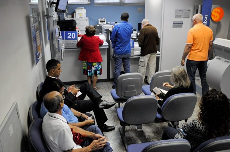 Pressão no Setor Bancário: Comissão Debate Saúde Mental de Trabalhadores em Guarapuava