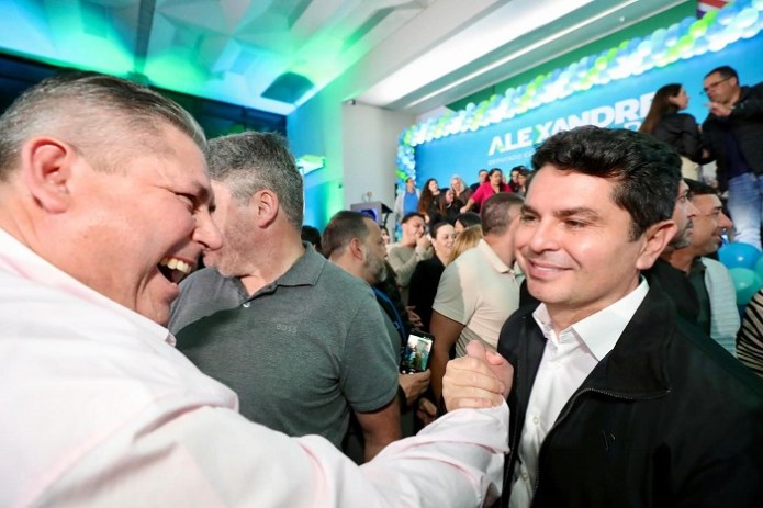 Alexandre Curi lidera levantamento divulgado pela Paraná Pesquisa