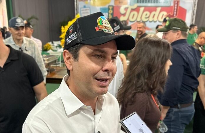 Alexandre Curi promulga na segunda novo Código de Ética da Alep