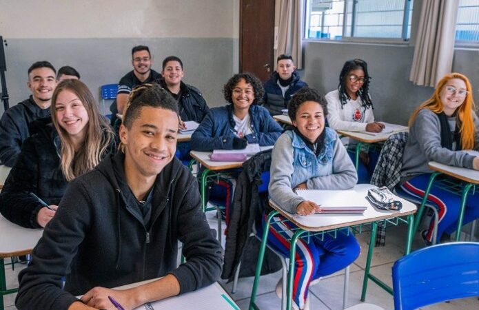 Alunos da rede estadual podem entrar em uma universidade sem fazer vestibular