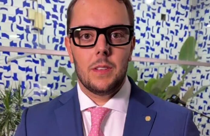 Felipe Francischini pode ir para o Podemos