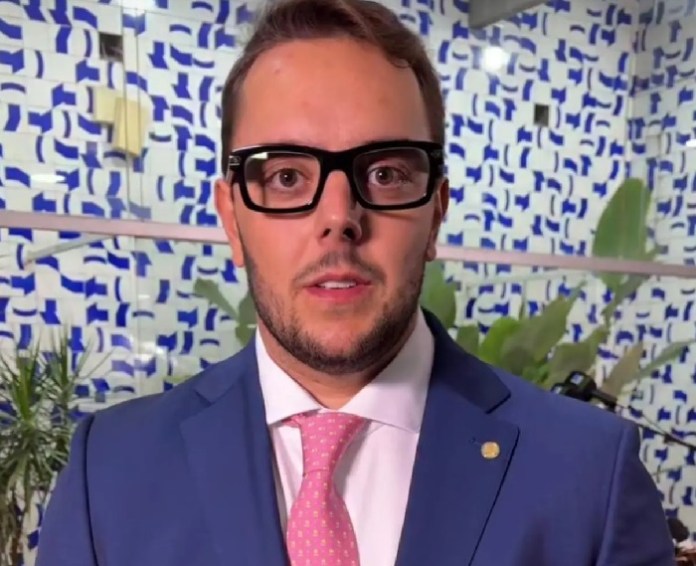 Felipe Francischini pode ir para o Podemos