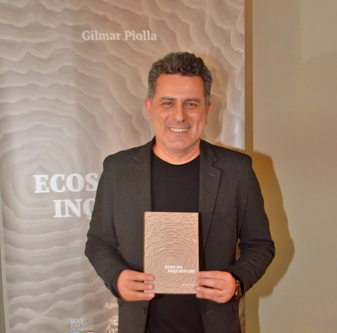Gilmar Piola lança livro de poesias