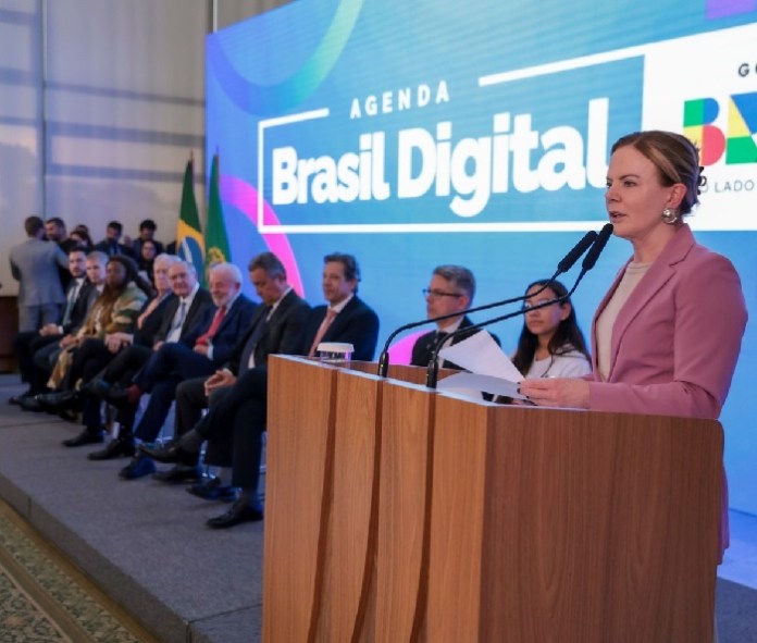 Gleisi Hoffmann usa empresa para voar ligada ao PCC