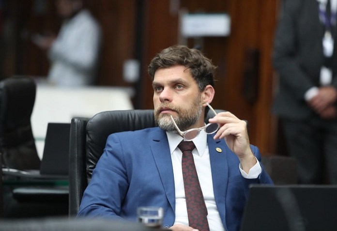 Goura pode estar procurando novo partido