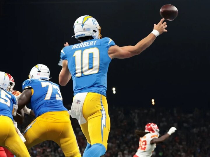 Herbert supera Mahomes em noite histórica da NFL em São Paulo