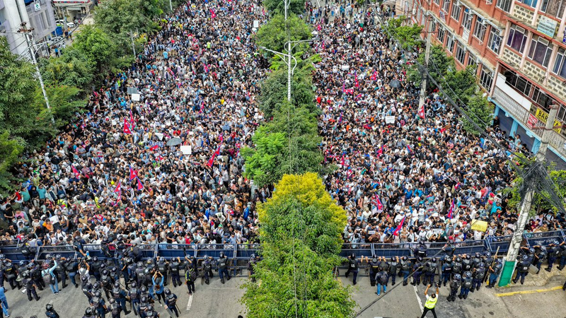 Nepal em Chamas: Protestos Abalam o País Após Bloqueio de Redes Sociais