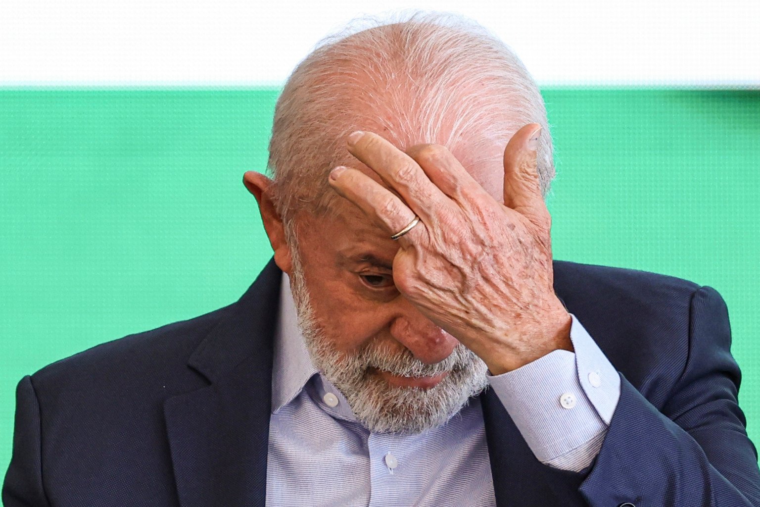 Lula viaja aos EUA com comitiva reduzida