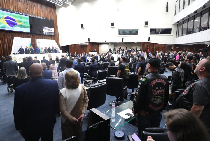 Alel parabeniza igrejas por serviços comunitários