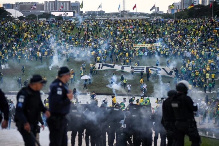 Apoio à anistia: pesquisa revela divisões entre brasileiros