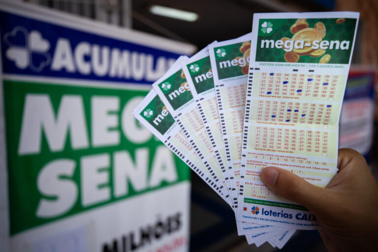 Prêmio da Mega-Sena chega a R$ 33 milhões após acumulado