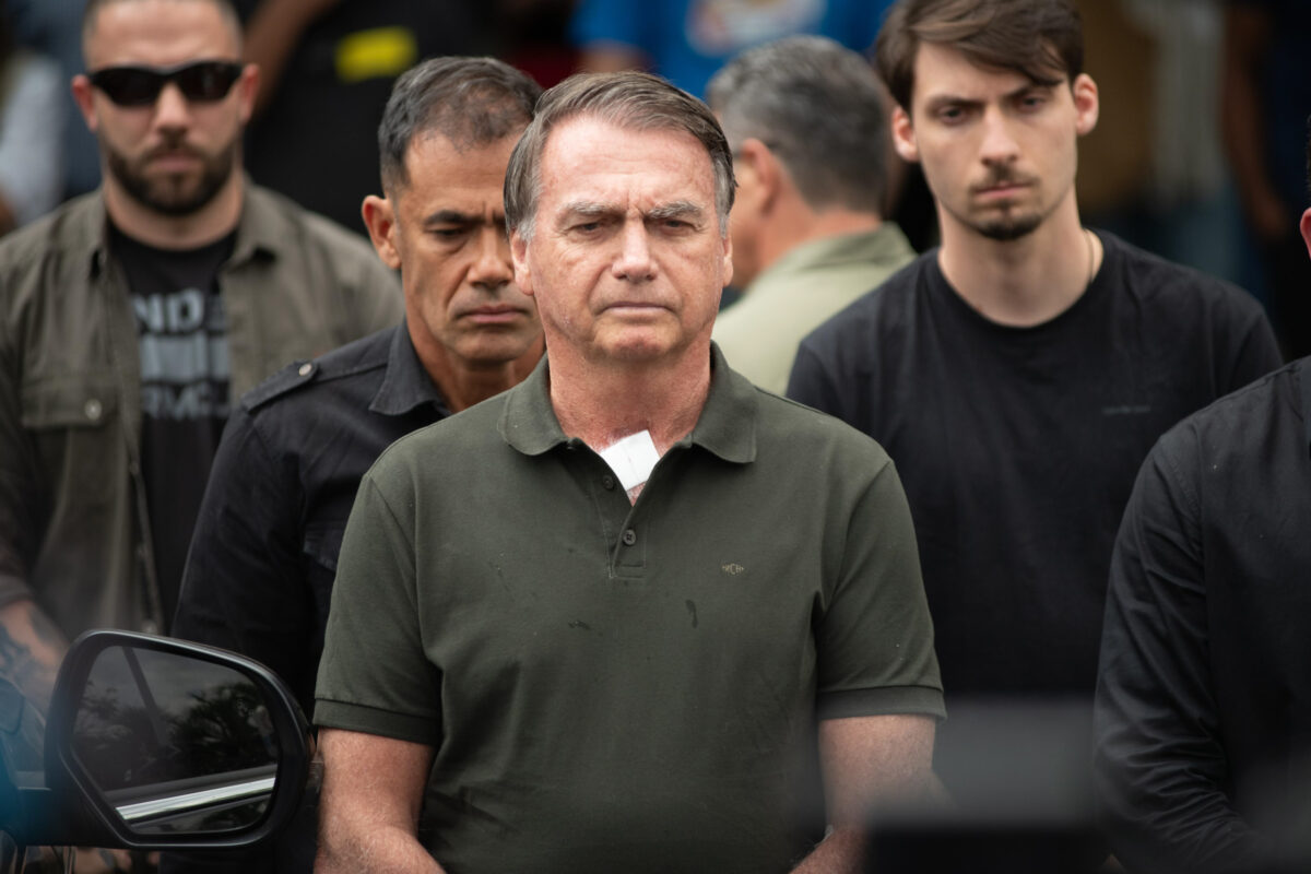 Retorno de Bolsonaro à prisão domiciliar após cirurgia