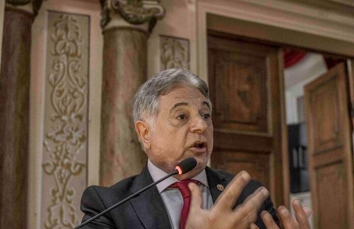 Suplente de senador pode disputar eleição proporcional