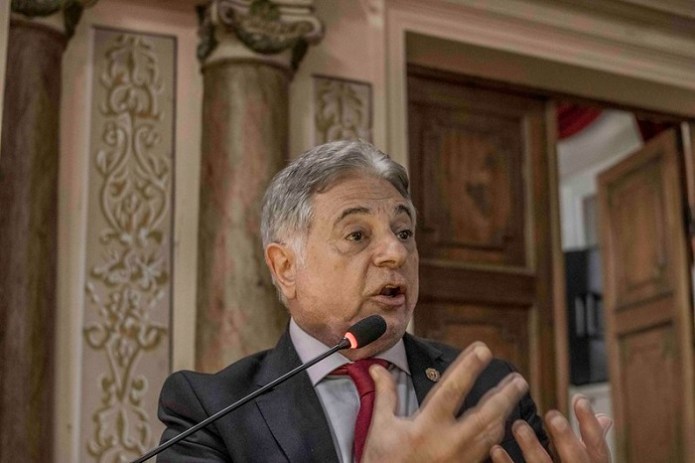 Suplente de senador pode disputar eleição proporcional