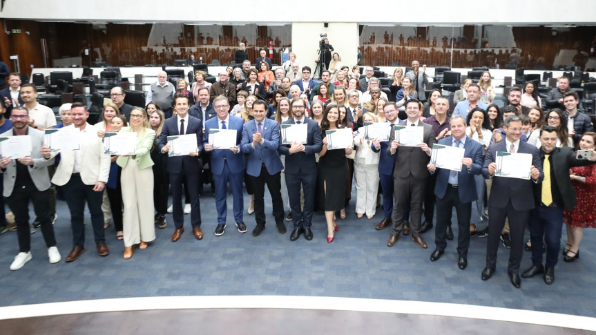 Influenciadores da Saúde Integrativa Reconhecidos na Assembleia Legislativa do Paraná